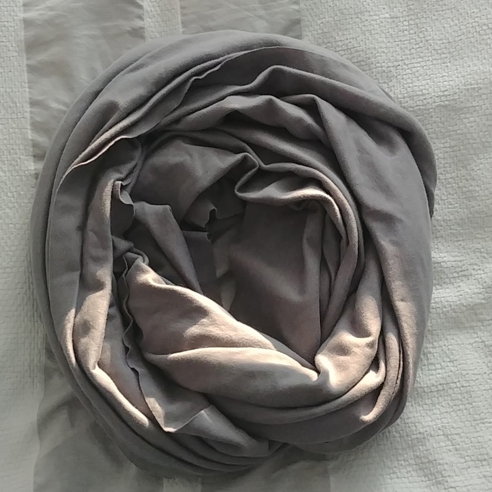 American Apparel gray circle scarf